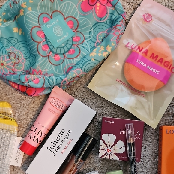 Kate Spade Floral Pouch with Beauty Essentials - Picture 3 of 8